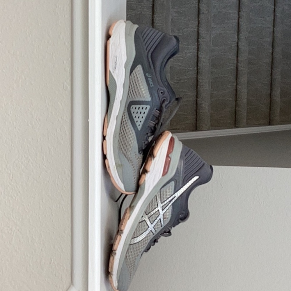 A nice pair of ASIC ladies sneakers